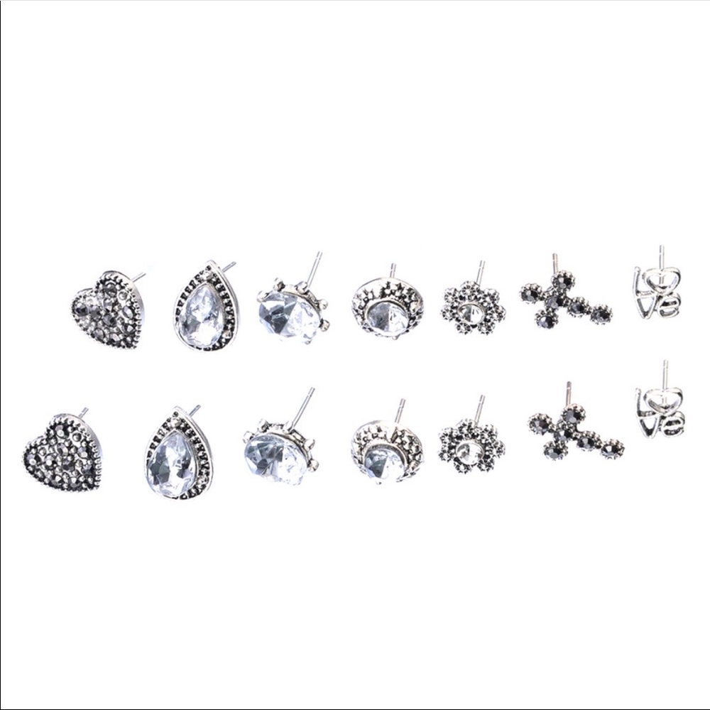 • Naomi • Vintage Silver Tone Stud Earrings Set - Picture 2 of 3
